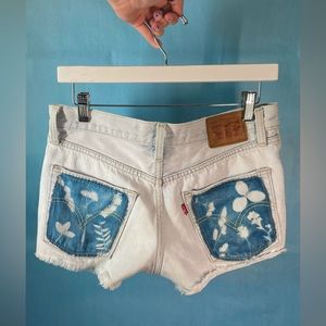 Levi’s 501 Shorts Raw Edge Floral Light-wash Denim